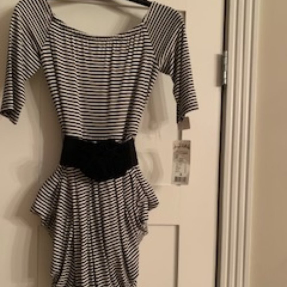 Joseph Ribkoff! Ooh-La-La Paris style dress with flair.